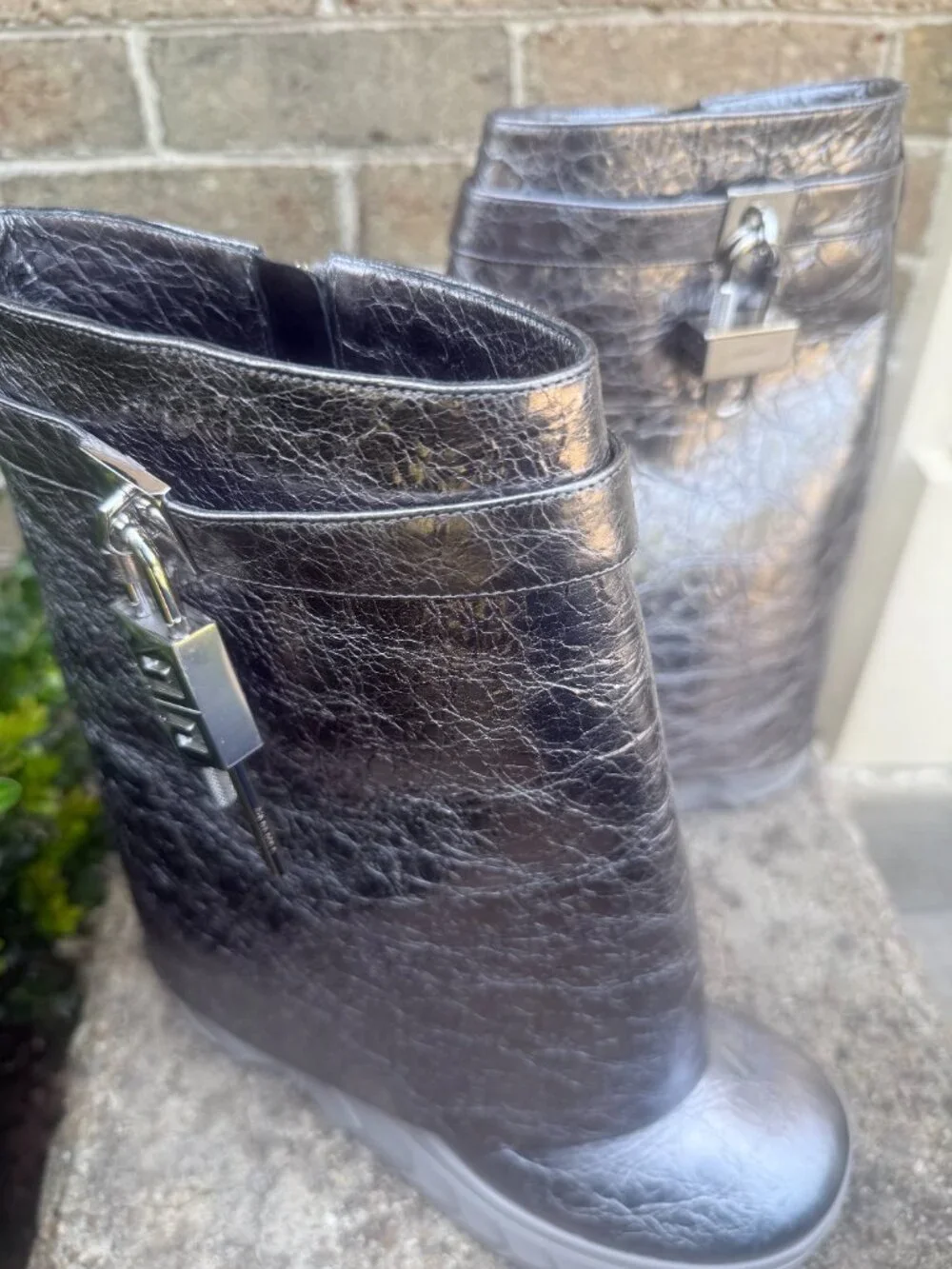 Shark Lock Biker Ankle Boots Silver